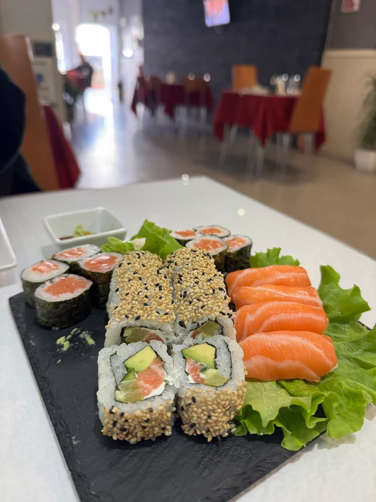 Prato de sushi variado